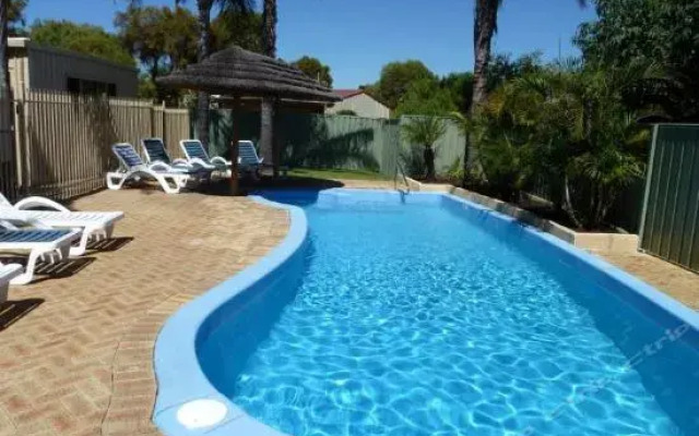 Riverside Cabin Park