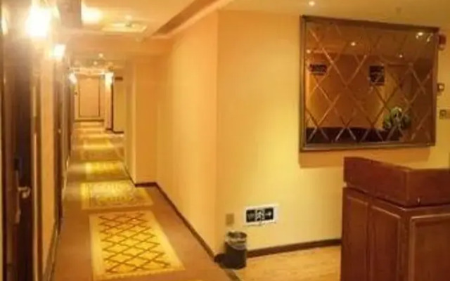 Super 8 Hotel Chongqing Longtousi North Railway Station