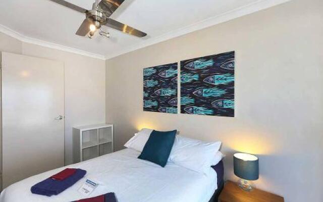 Scarborough Beach Front Resort - Shell Seven