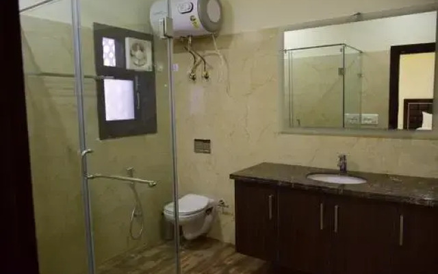 When In Gurgaon - Service Apartments Next to Artemis Hospital