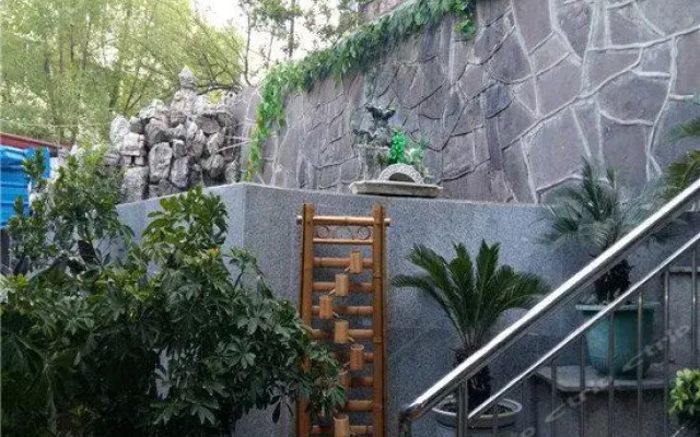 Chengde Qinghe Lodge