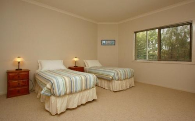 Sands Quattro Holiday House – Guest Rooms – Apollo Bay