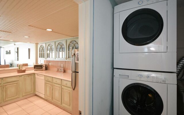 2082 Shoreline Condo