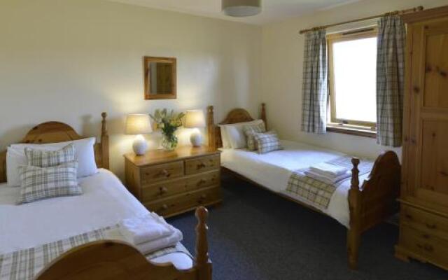 Drumcroy Lodges