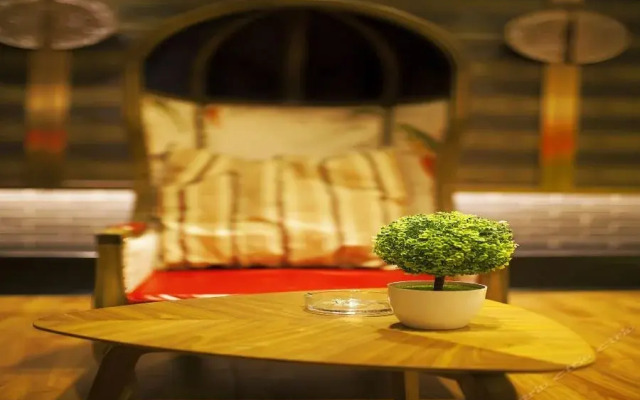 Hezhou Joy City Hotel