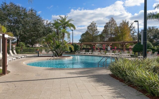 Lucaya Village - 2900 Edenshire 26-103