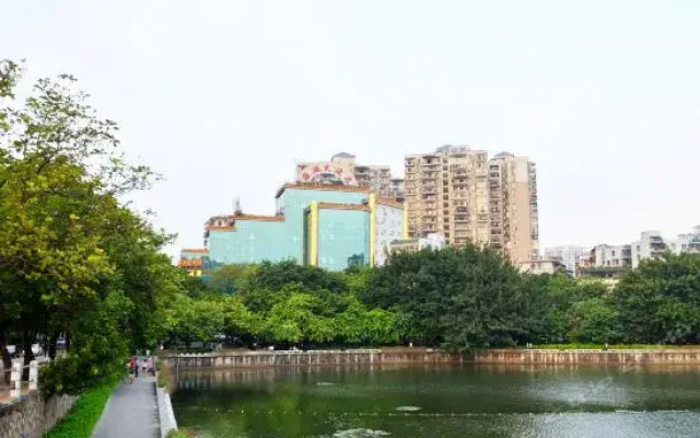 Sea Lake Hotel
