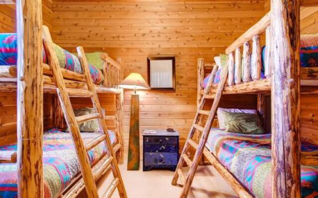 Chalet de Neige Boreas Pass by Pinnacle Lodging