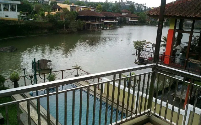 Villa Bukit Danau