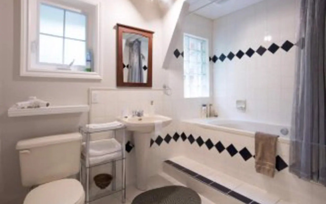 Whitley House Bed & Breakfast