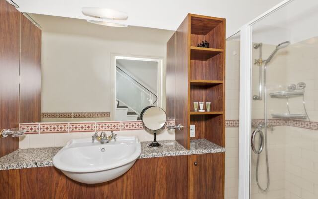 2BR 2 Level Penthouse with Seaviews