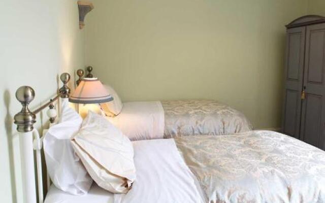 Oakhurst House B&B