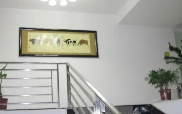Xinhuazhou Hotel