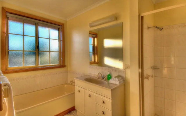 Freycinet Villa 2