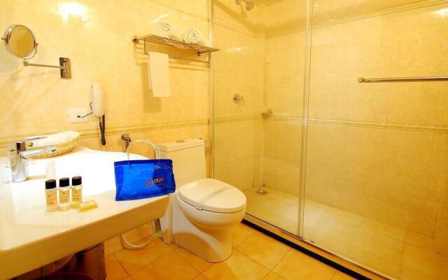 OYO Premium Vytilla Bypass