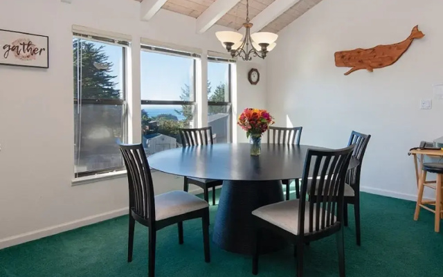 Rosebud 3 Br Home by RedAwning