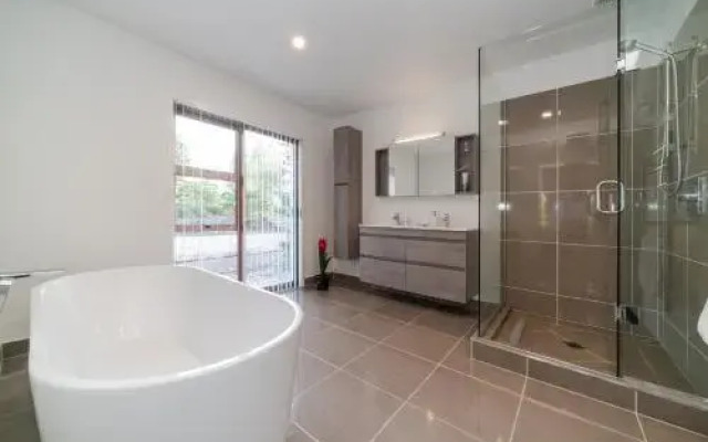 Riverhead Lifestyle Luxury Villa