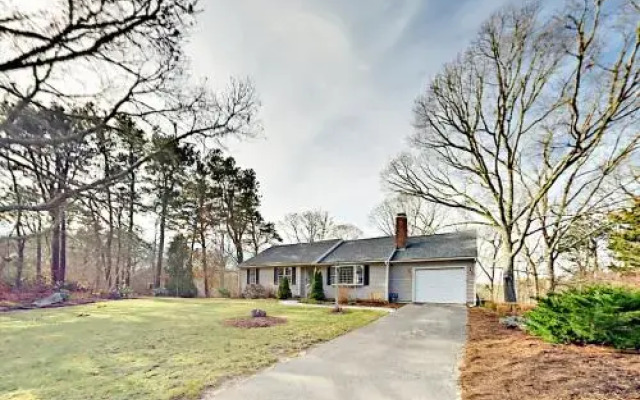 Pond-Front Perfection - 3 Br Home