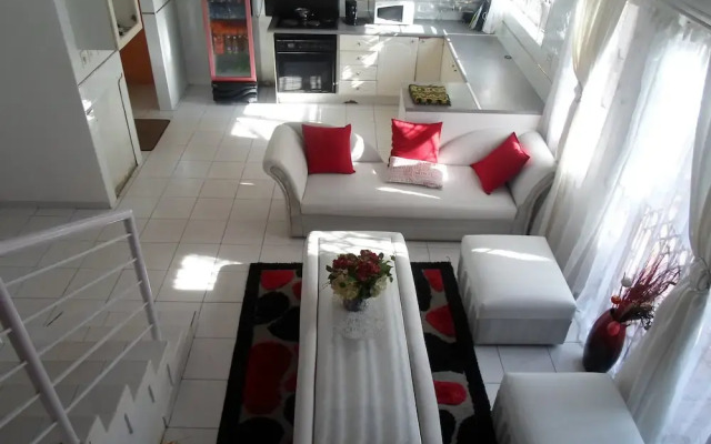 Serena Hotel