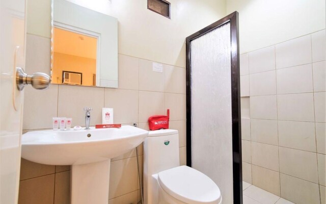 ZEN Rooms Basic Aurora Pasay