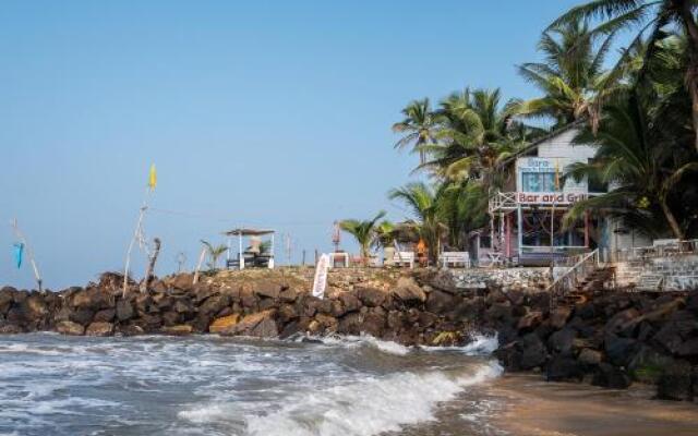Coco Palm Beach Hostel