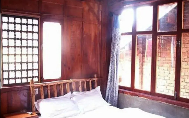 香格里拉藏民居客栈