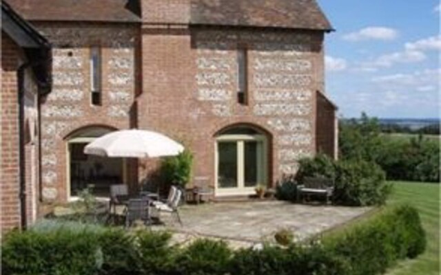 Lodge Farmhouse Bed & Breakfast