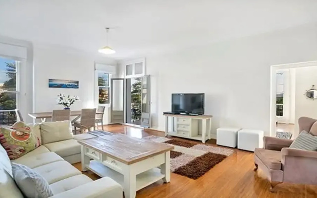 The Apartment Service EAST5