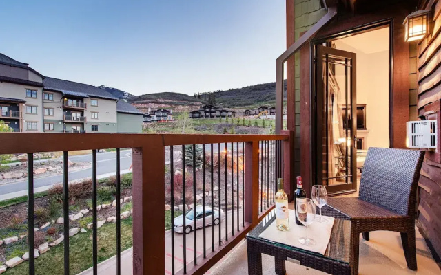 Luxury Hotel Suite - 2 Br Condo