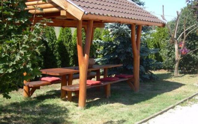 Hajnalka apartmanház