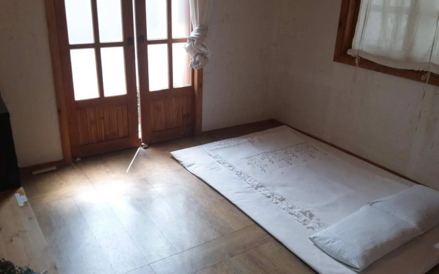 Jeonju Hanok Village San Arae Pension