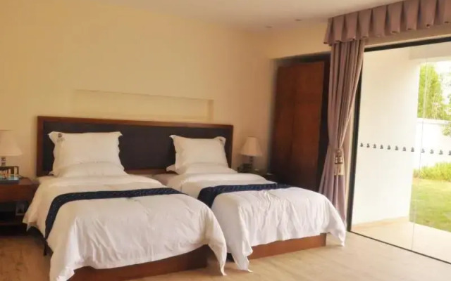Elite Aqua Hot Spring Villa Hotel