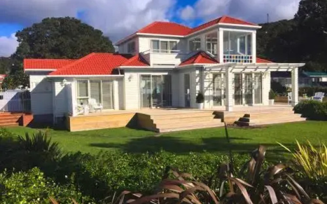 Paihia Beach House B and B
