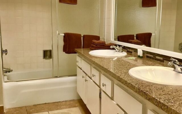 888 Convention Center 1 Bedroom Condos