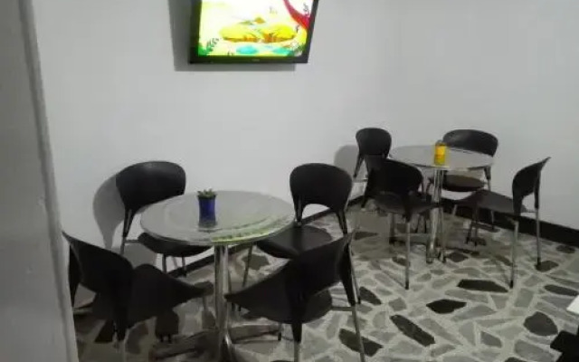 Hotel Familia Real