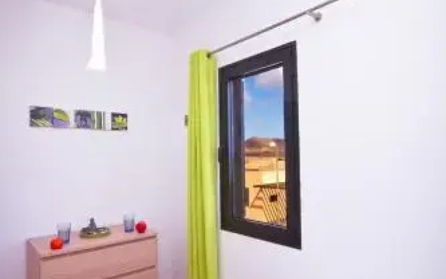 7 Island Surf House
