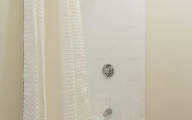 Superior Fenway Suites by Sonder