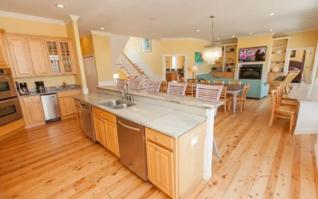 Dmanfish - 9 Br Home