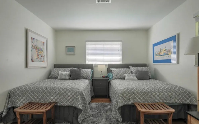 Sarasota 32 - 2 Br Home