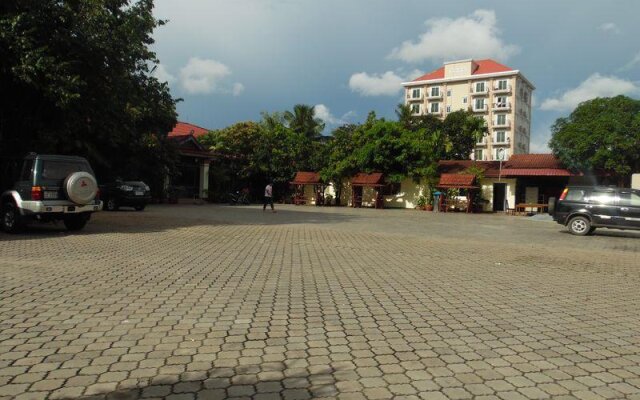 Kampongsom City Hotel & Casino