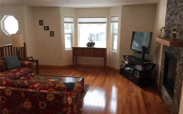 793 Hazel - 4 Br Home