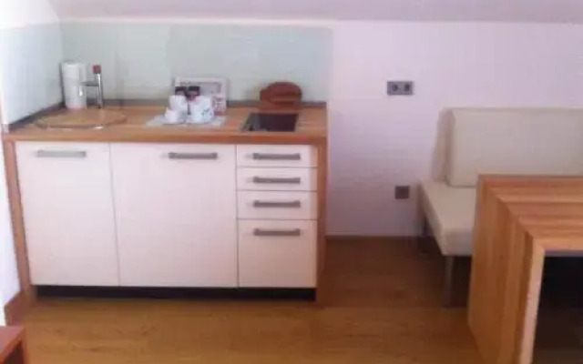 Ciklamen Room