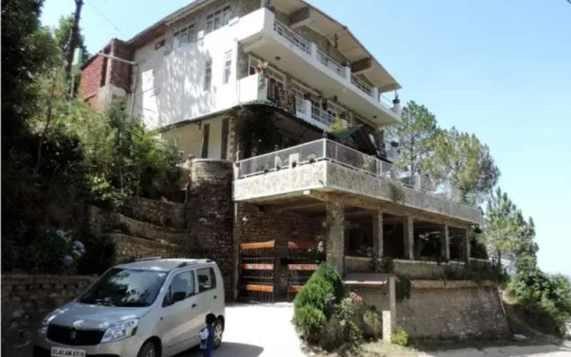 Club-10 Pine Lodge