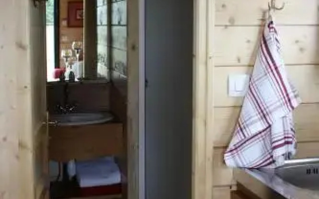 Les Roulottes dEncazeaux