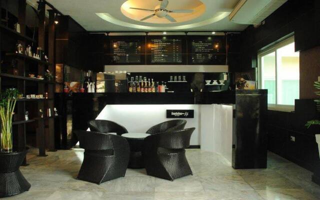 Royal Hotel