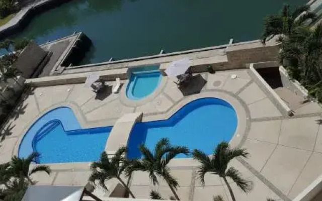 Puerto Lucia Yacht Club