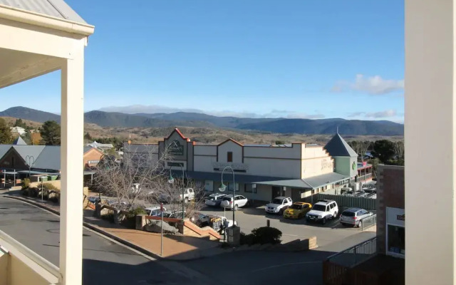 Razorback 1 - Razorback Plaza Jindabyne
