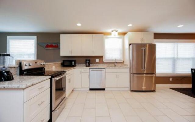 17th Ave Home - 3 Br Home