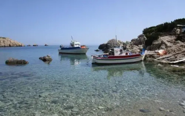 Studios Fokia Beach