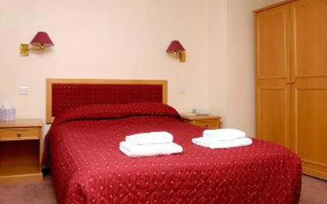 Douglas Arms Hotel